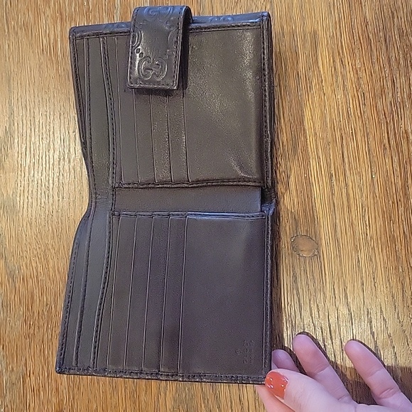 Authentic Gucci GG Wallet - Picture 3 of 7